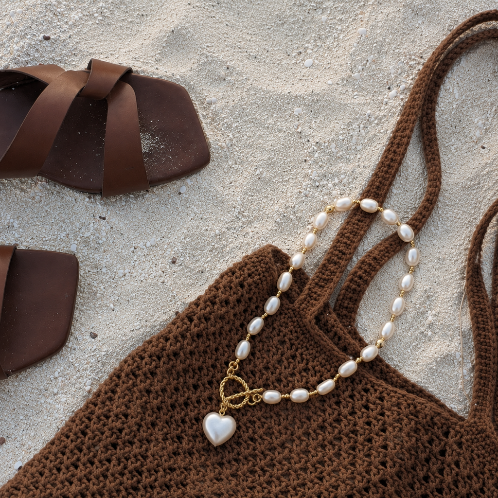 Amora Shell Pearl Necklace
